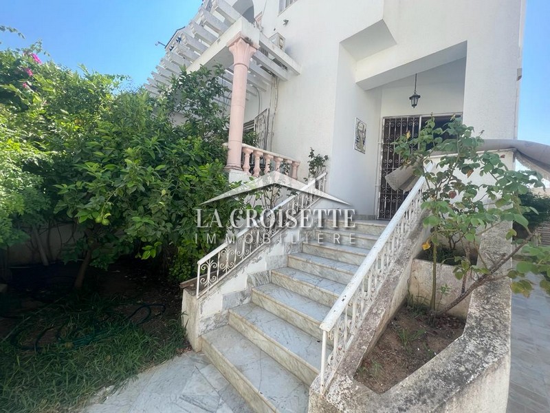 Villa S+3 meublé à La Marsa